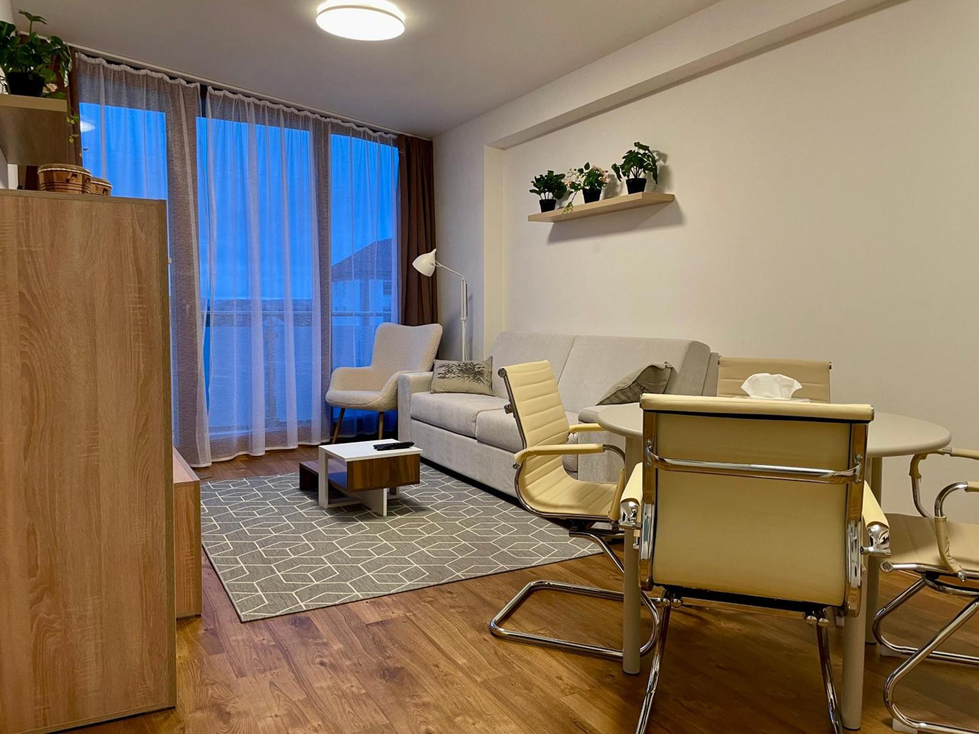 Apartman Astra Sezimovo Usti Luaran gambar